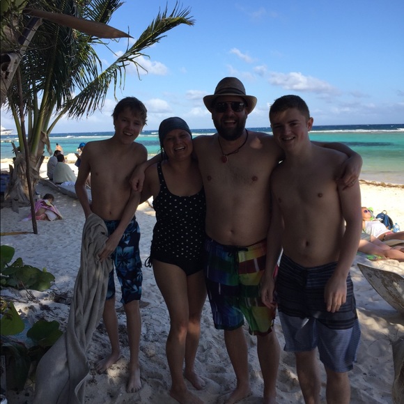 Meet your Posher, Tamara - Picture 2 of 3